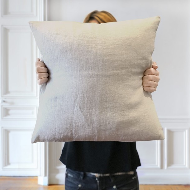 coussin gris galet 45*45 cm lin personnalisable Mes Mots Déco