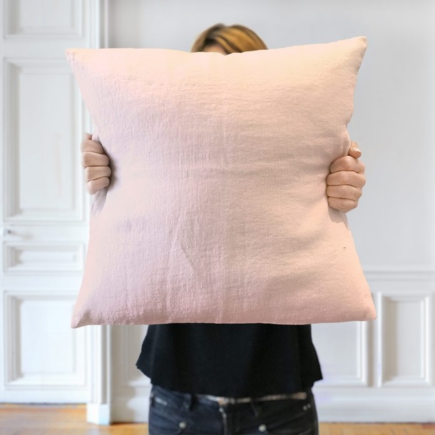 Coussin en lin lavé, teinte Rose poudré, uni, Mes Mots Déco