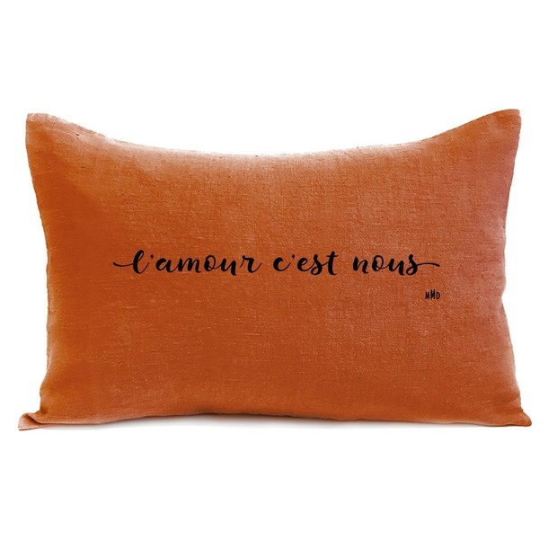 Coussin citation "L'amour c'est Nous", Paprika- velours noir, Mes Mots Déco